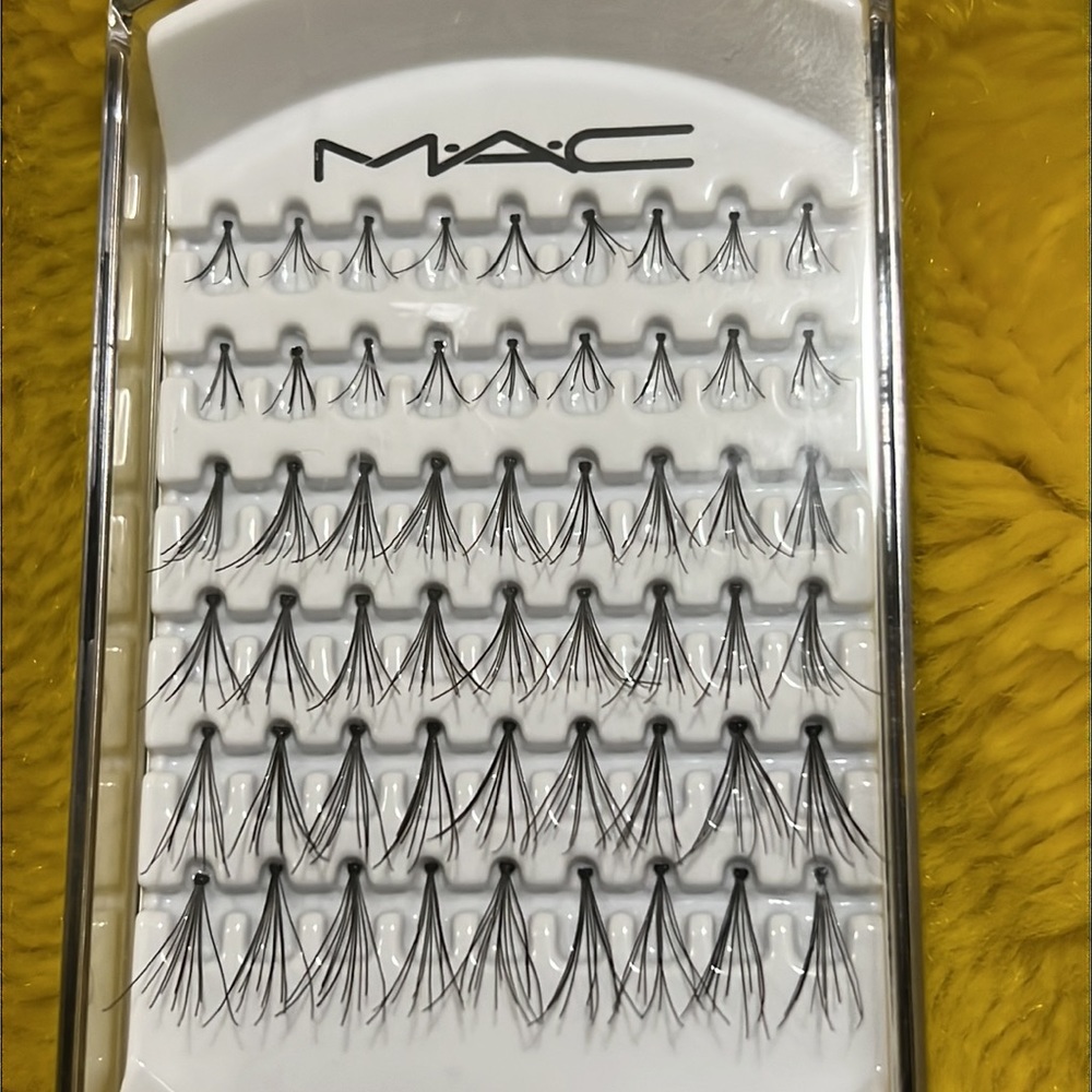 MAC Cosmetics - Picture 2 of 3